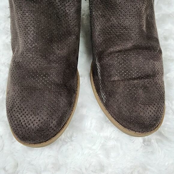 Universal Thread Ankle Perforated Suede Bootie Brown Size 8 - Picture 4 of 9